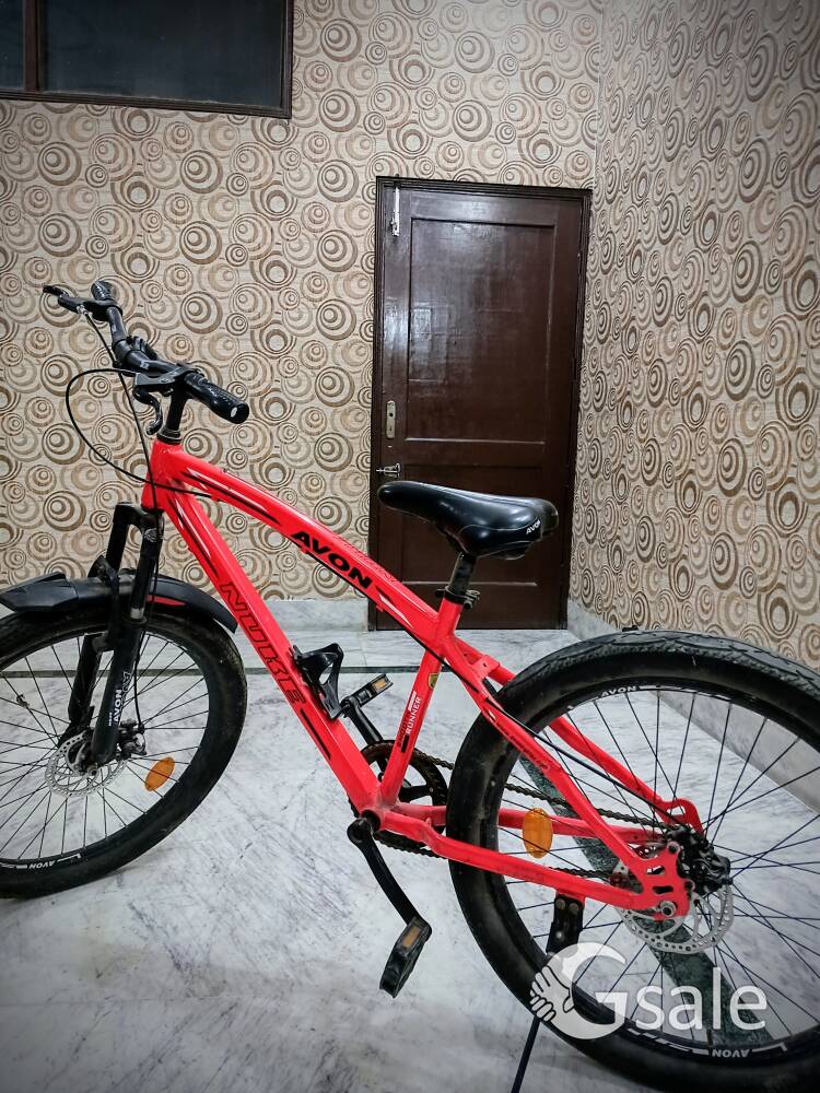 This is cycle is of avon brand. the model is Nuke 26T.it is Orange in colour.it has two disk brakes