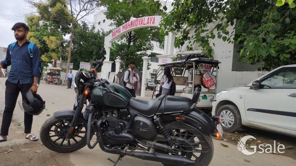 primium new bike yezdi roadster 350cc