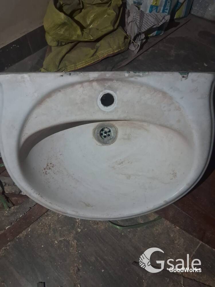 washbasin available