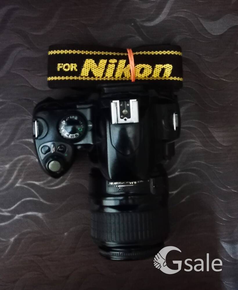 DSLR CAMERA 