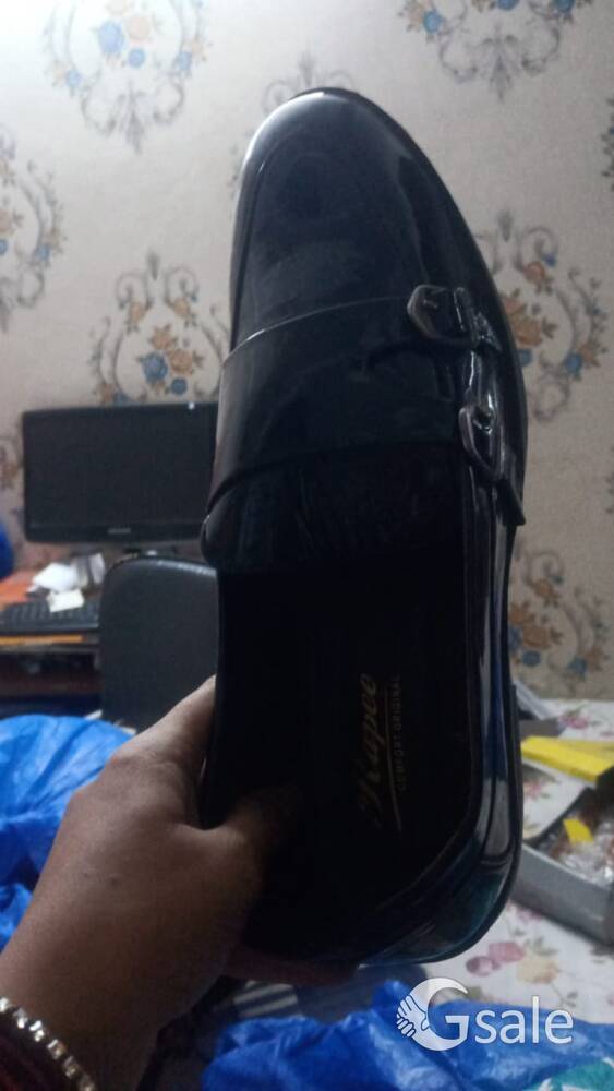 sliper and ballies and chalsi boot 