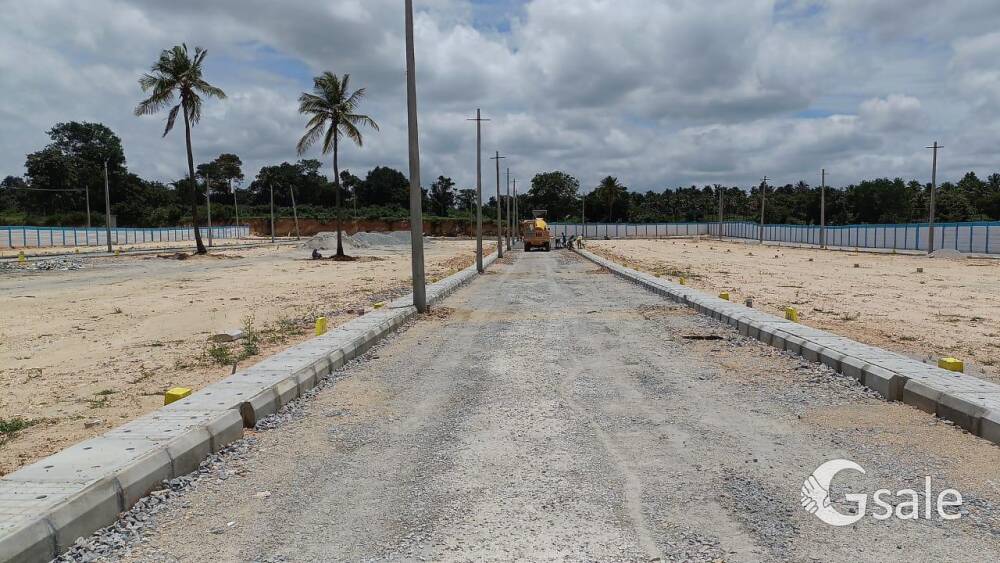 plots available  near Magadi maim road