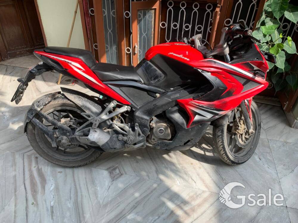 pulsar RS 200