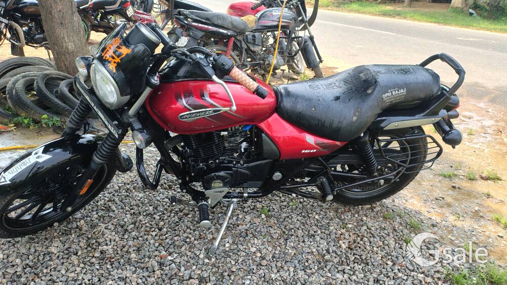 Bajaj avenger street 160 good condition and single handed 