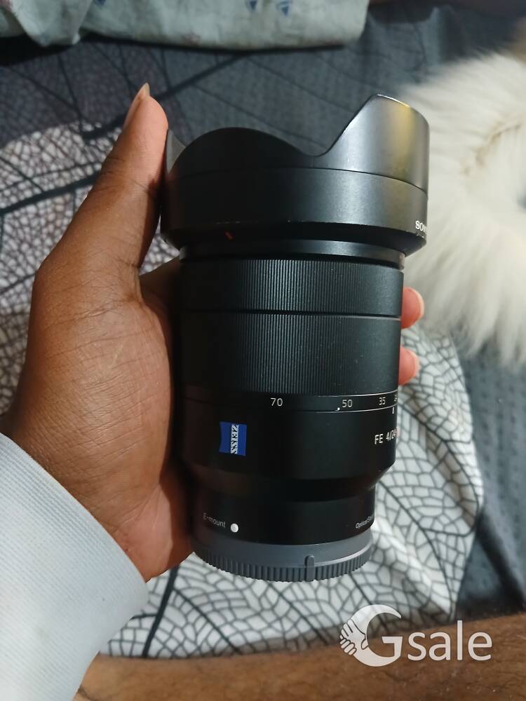 Sony 24-70 zoom lens 