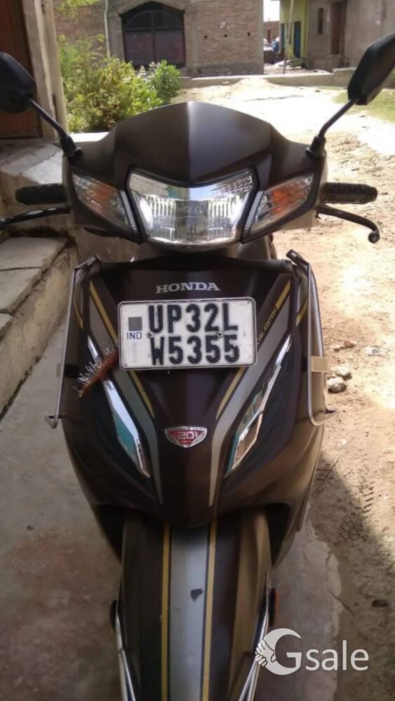 Honda Activa 6G. Very good condition,2021 model only 11000 keilomters Rides