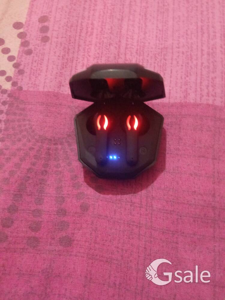 Nope india Gaming earbuds, rgb light, gaming mode, music mode with smart watch