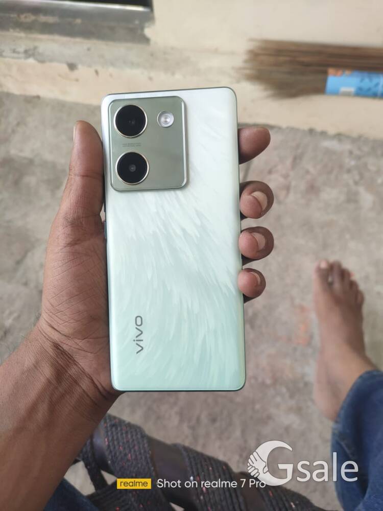 Vivo y 200 pro new brand no bill box I'd de duga arjant sell Krna hai time pass nhi 1 no ka mobile h