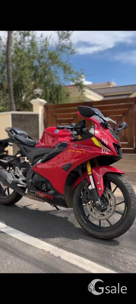 Yamaha R15 v4 