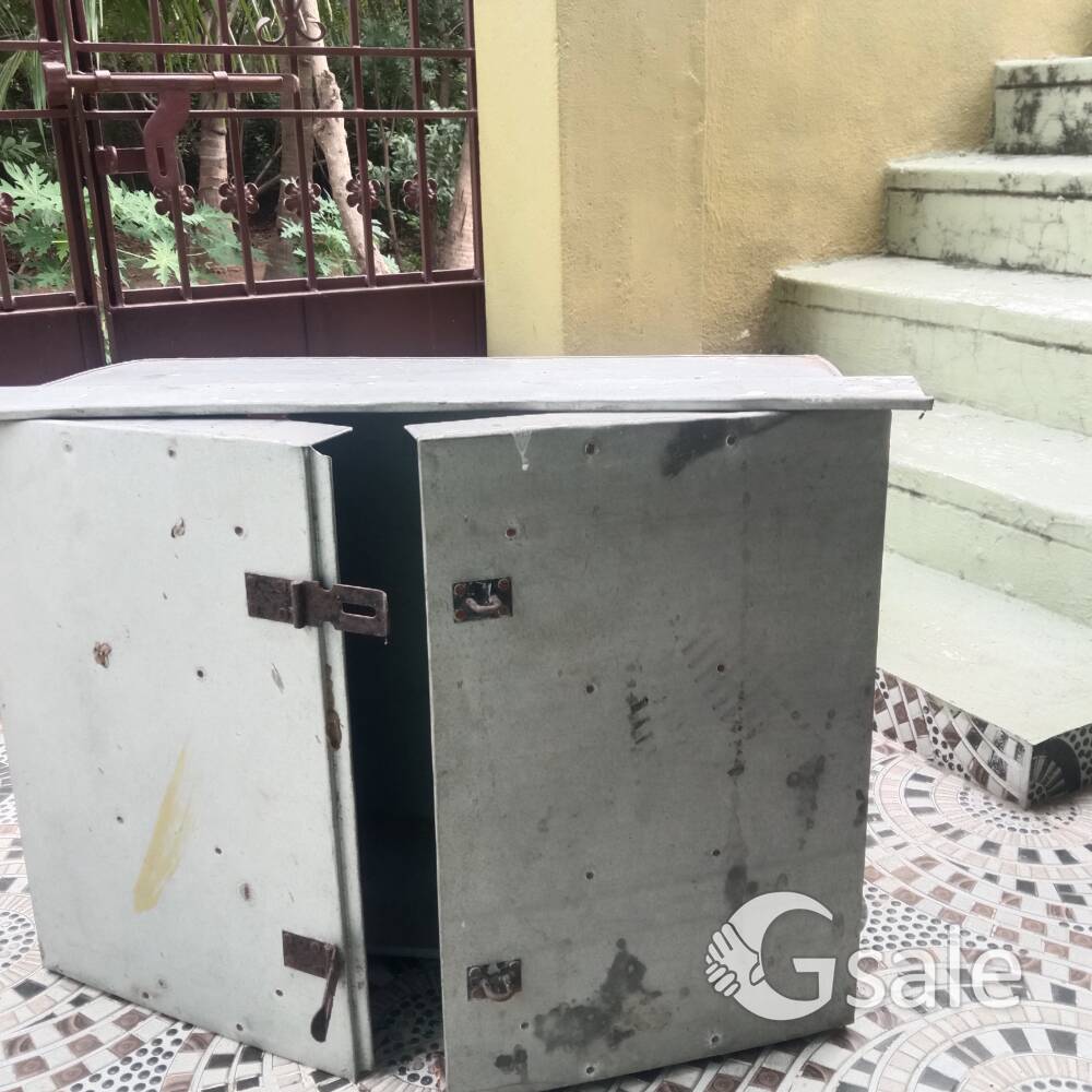 the electrical box metal