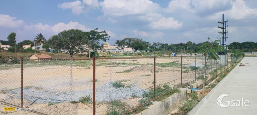 Plots Available in Jigani to Anekal Main road 