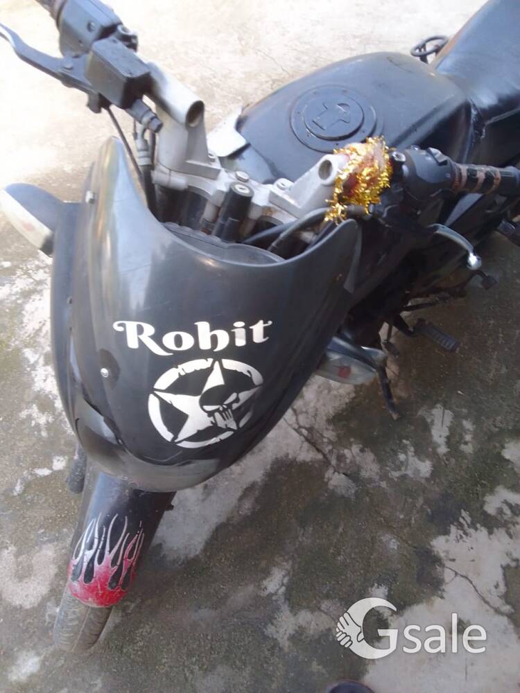 bjaja pulser 150cc