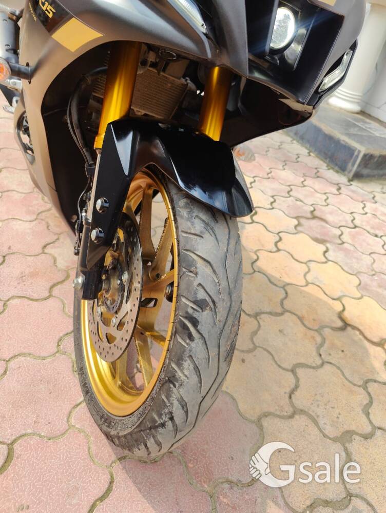 Yamaha R15 sports bike