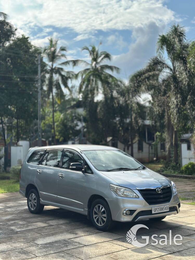 2015/V. Toyota Innova. Re. Second owner only Dicky glass replacement. Noc. state available 989540878