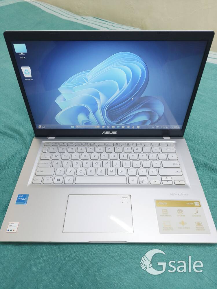 Asus vivobook 14 only 10 days old(fix price)
