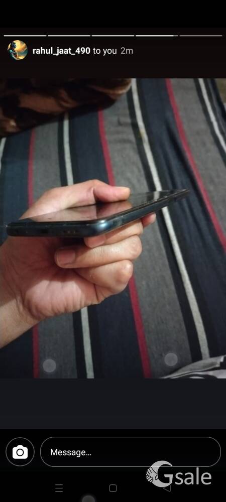 phone ki display ka glass crack ha chala ma koi problem nahi hai 
