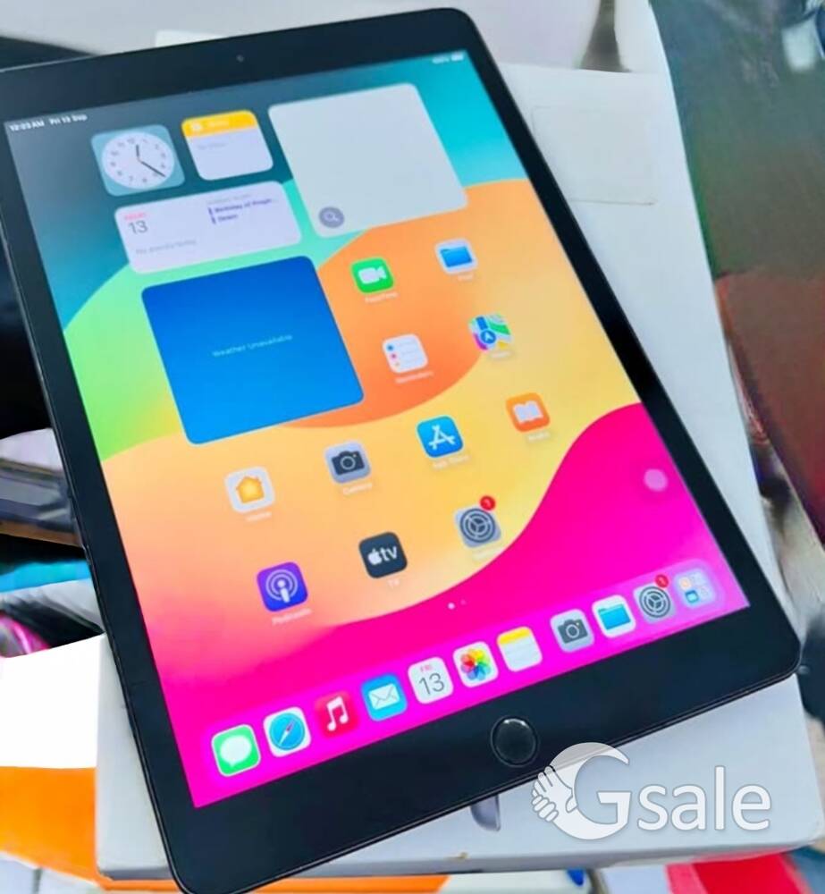 iPad 9th Generation 64GB Full kit with Trifold magnet case