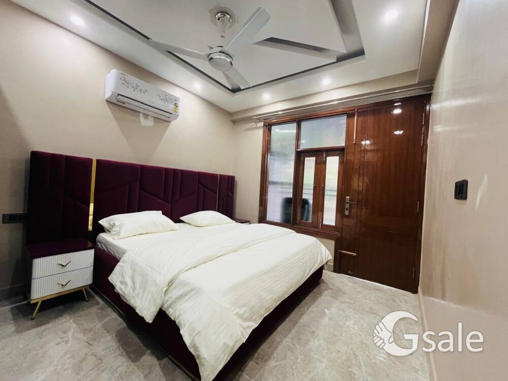 Luxury fully Furnished 3Bhk flat available in Vashantkunj call-9891883931