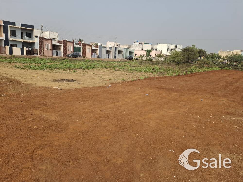 plot an house available 