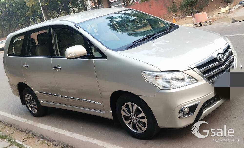 Toyota inova (V) model 2015 single owner done 125000 km 