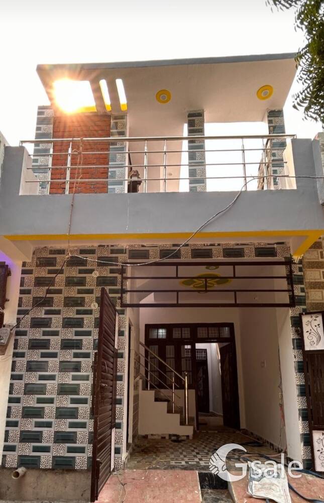 520 sqft house for sale in very prime location buddheshwar near DBL lawn lucknow 
