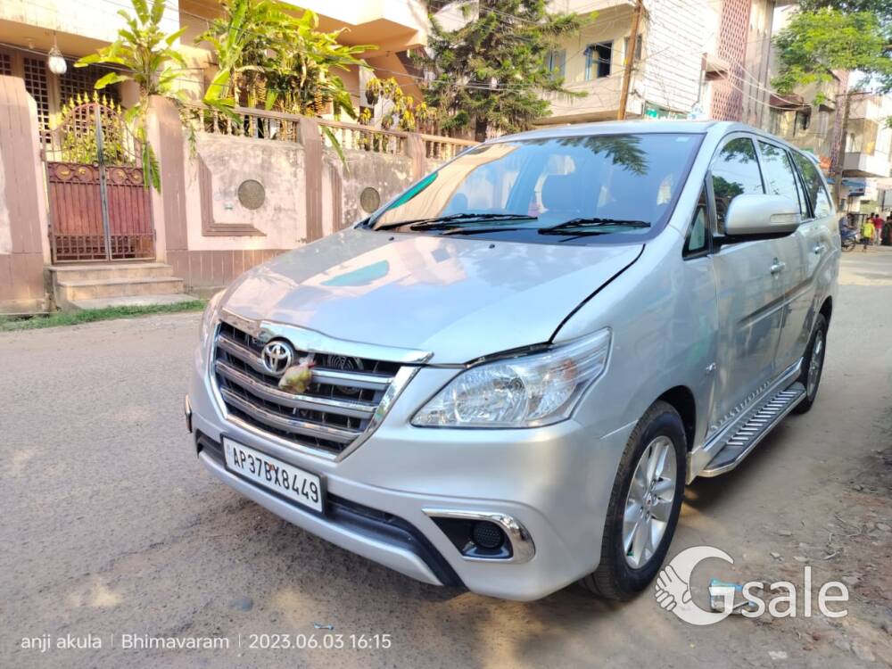 innova 2011 model engine very good conditions 