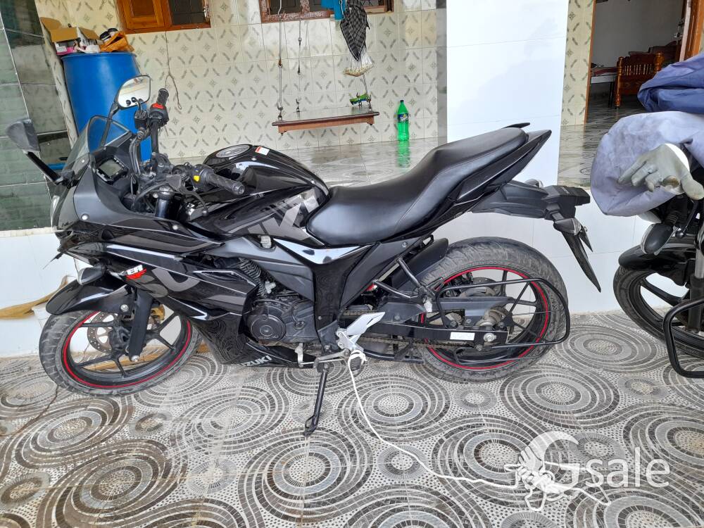 Suzuki Gixxer SF