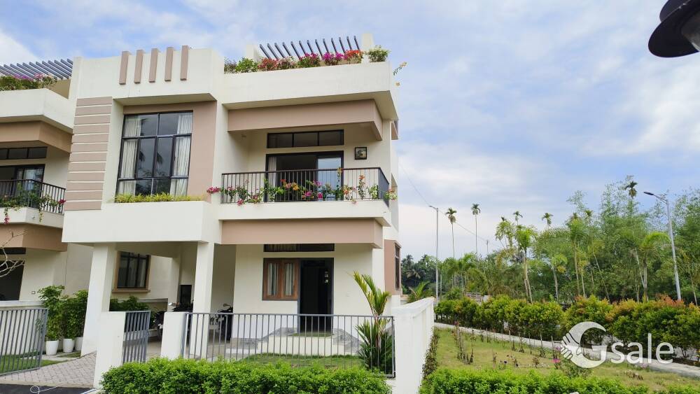 Land With Covered Parking House Sale In South Kolkata