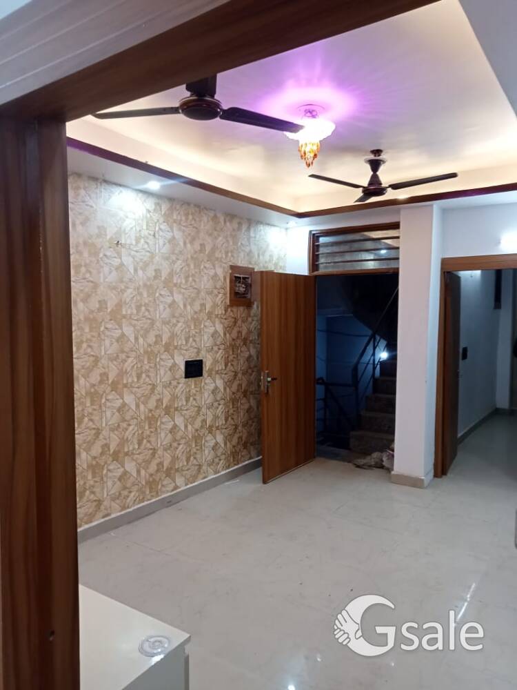 2bhk flat for sale near by Gaur City 2