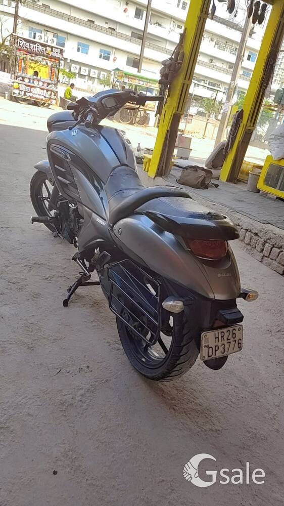 sizuki intrudar bike 2018 model good candison new tayars good mailege raning 31234 argent sale