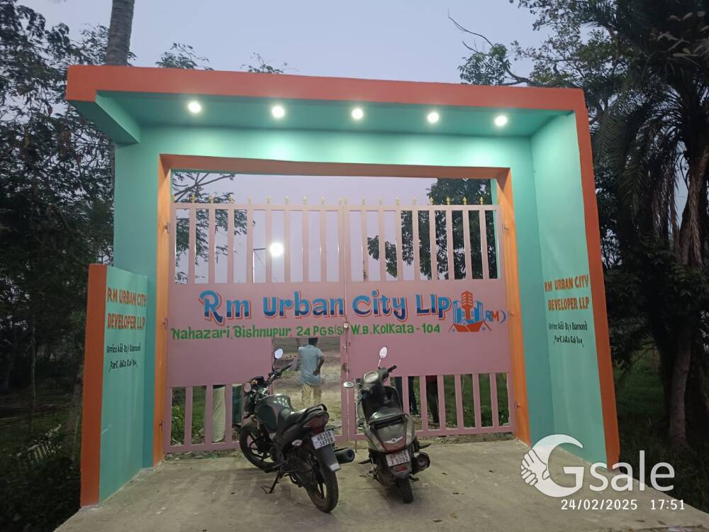 FULLY DEMANDED AND READY TO MOVE PLOTS AVAILABLE IN RESIDENTIAL HOUSIN