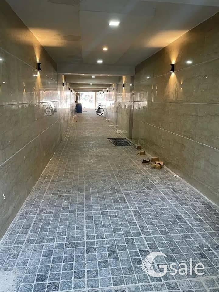 bodla chauraha on road flats available reasonable price 