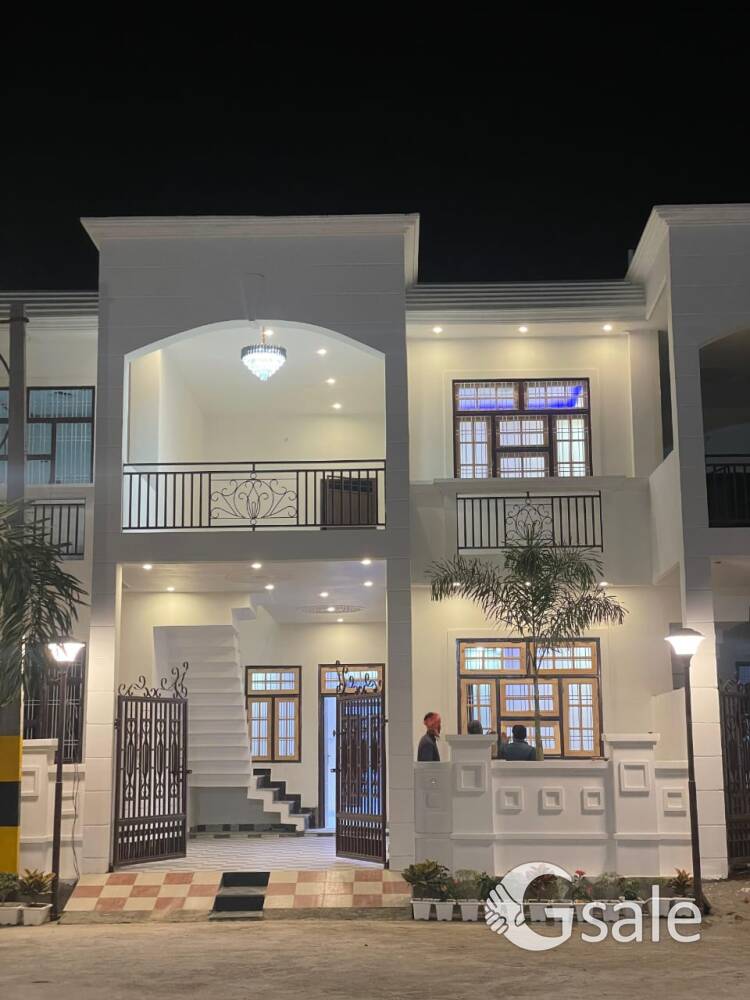 luxury villa sale in jankipuram near AKTU 