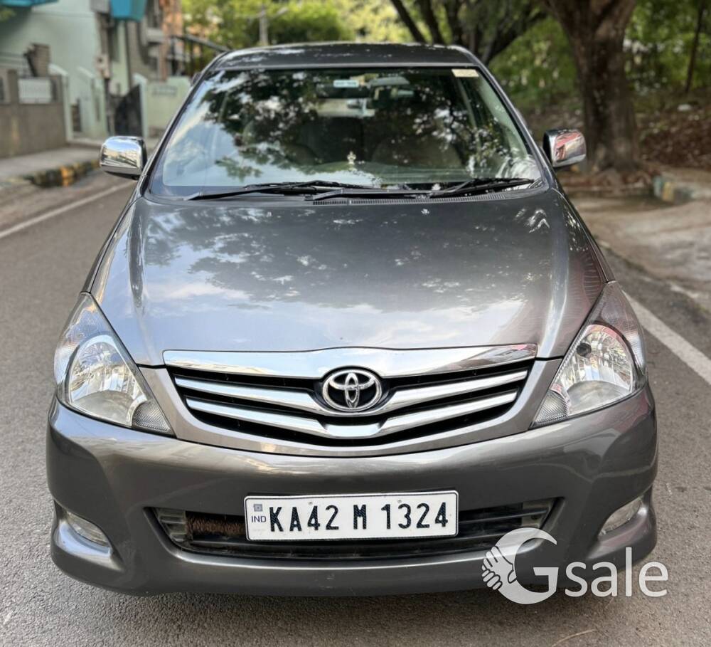 TOYOTA INNOVA 2.5 V 