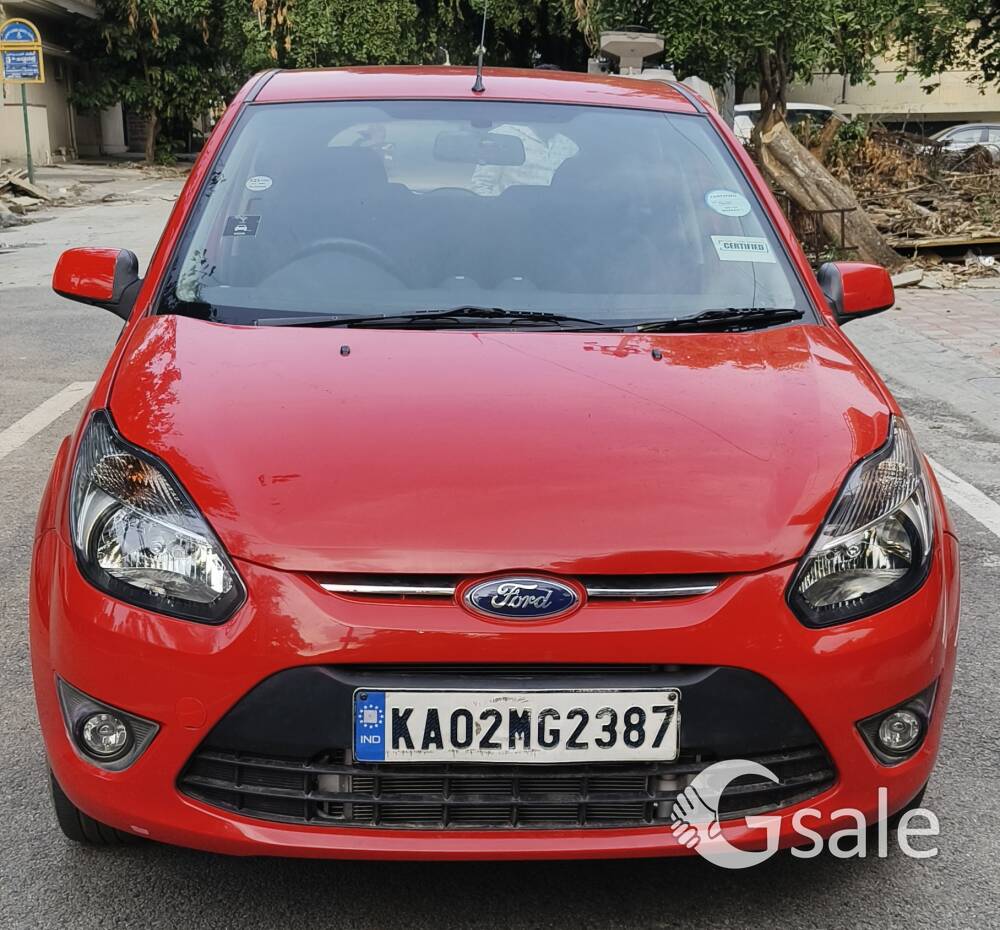 FORD FIGO TITANIUM PETROL 