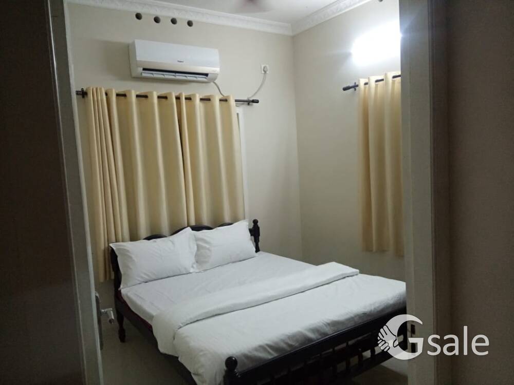 Couple Friendly Studio Room Available Near Edappally Daily Monthly