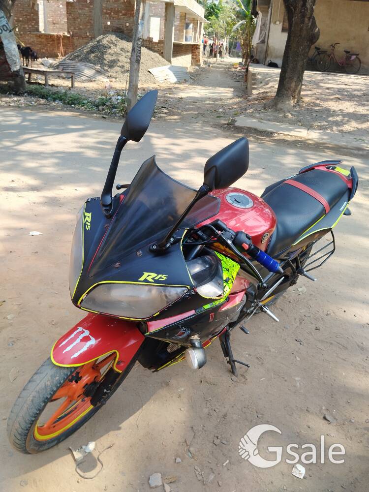 Yamaha R15
