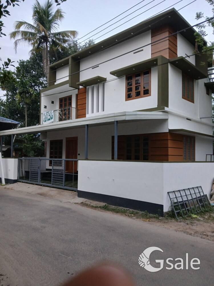 Aluva uc.college 3bhk house for sail.