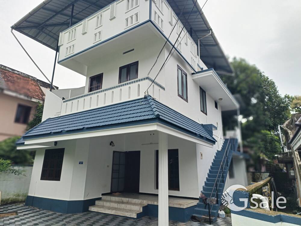 vazhakkala 4 BHK independent house for rent family only 