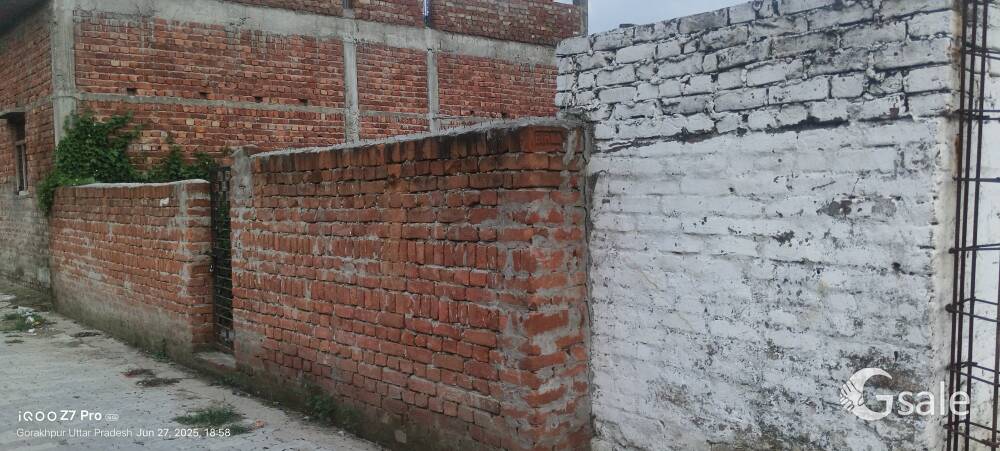 यह प्लॉट पादरी बाजार पप्पू कटरा मेन रोड से 1 km अंदर हैं 
