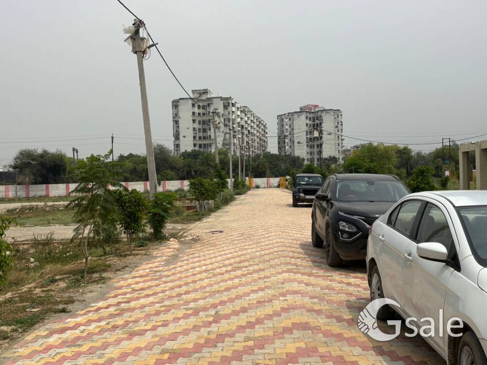 plot for sale in modipuram 
