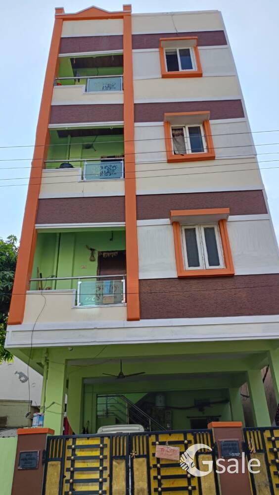 House for sale 100 sqyards G+3 