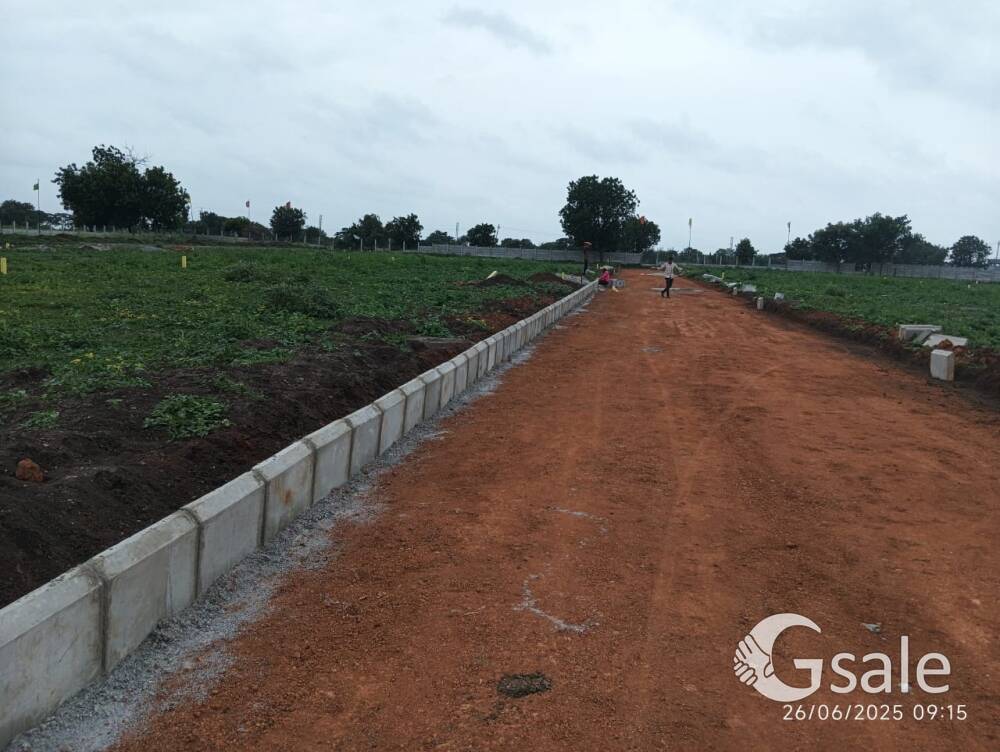 PRESTIGIOUS VILLA OPEN PLOTS