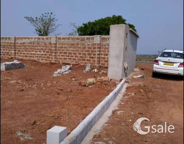 Gharabadi Plot & 30 Ft Road Side.