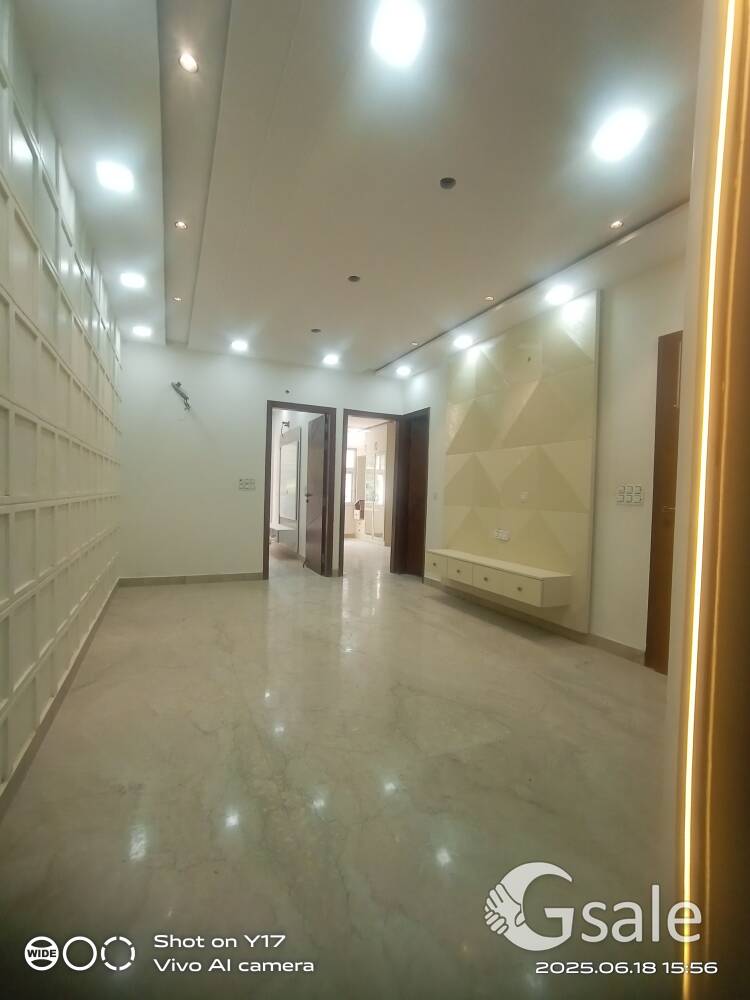 90 Meter Indipendent Builder Floor 