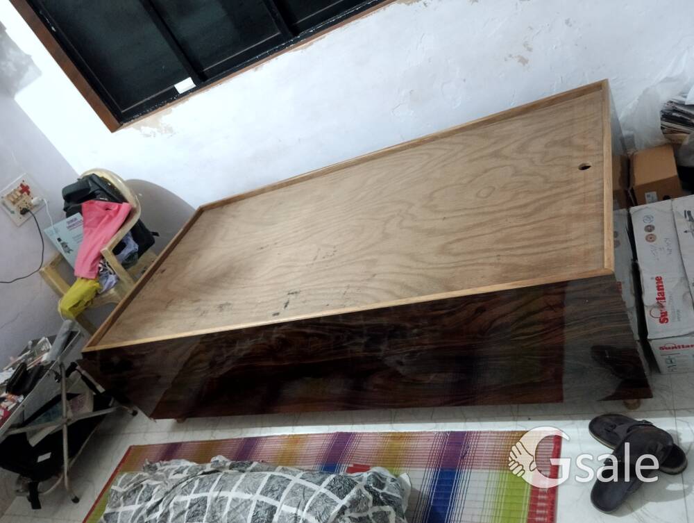 Wooden bed diwan 