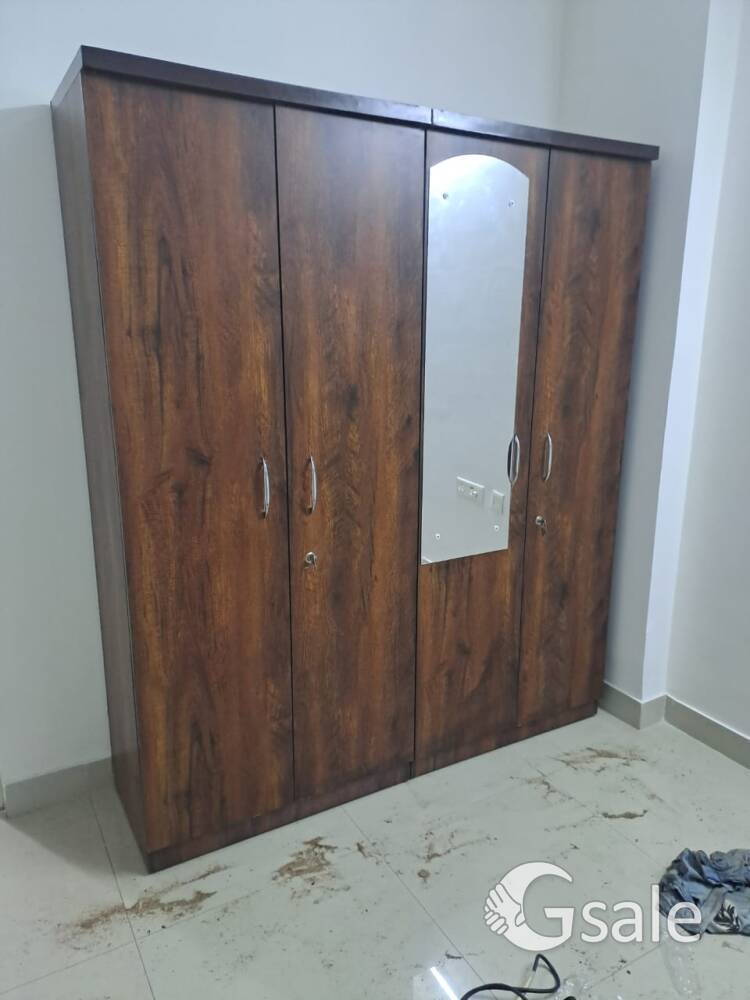 4 door wardrobe new brand 