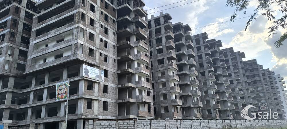 GATED COMMUNITY APARTMENTS 