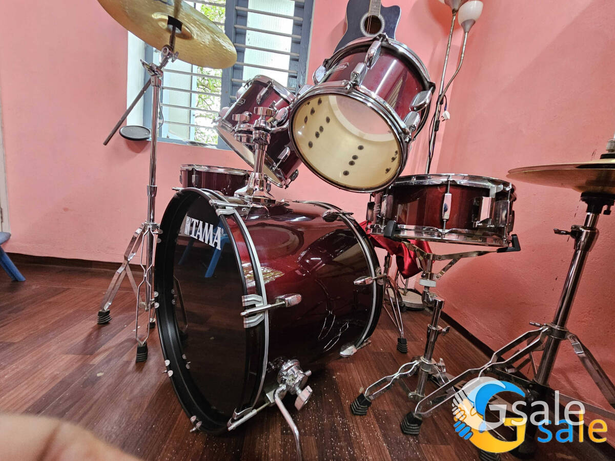TAMA DRUM SET 