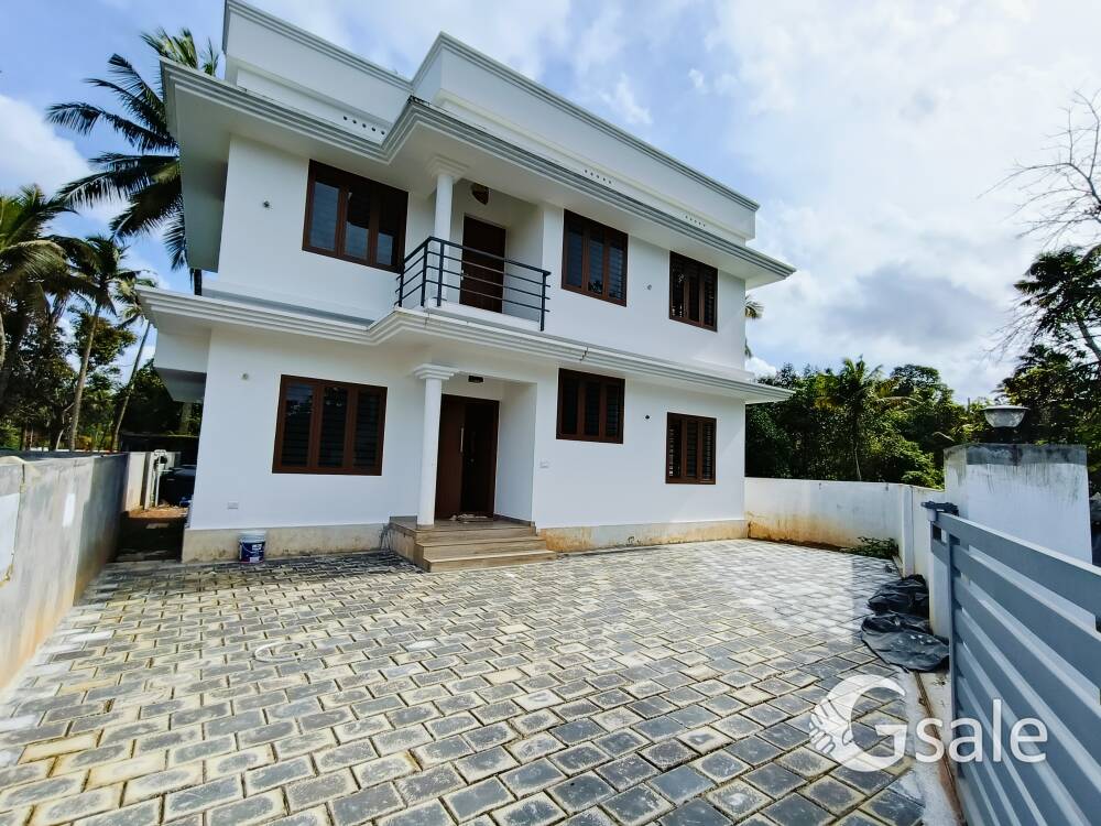 Aluva Kadungalloor 5 Cent 3 Bhk Attached 1400 Sqft New House Near. Bus Route 100 Mtr Only 